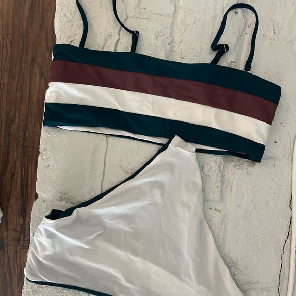 striped high waisted bikini set with removable straps - Picture 5 of 6